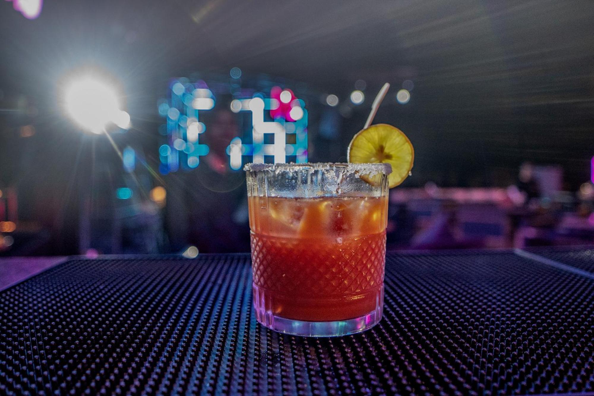 The Courtyard - Beyond Bar & Club Ξενοδοχείο Ουνταϊπούρ Εξωτερικό φωτογραφία