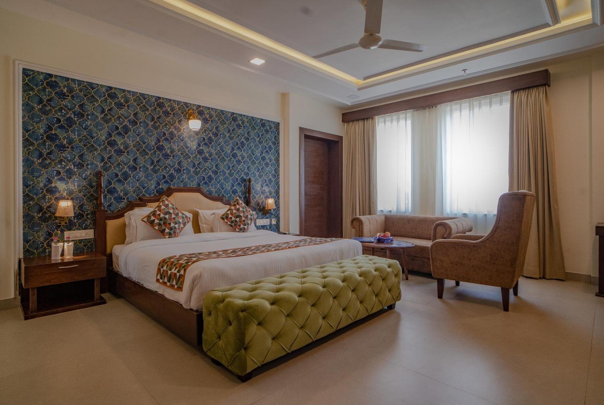 The Courtyard - Beyond Bar & Club Ξενοδοχείο Ουνταϊπούρ Εξωτερικό φωτογραφία